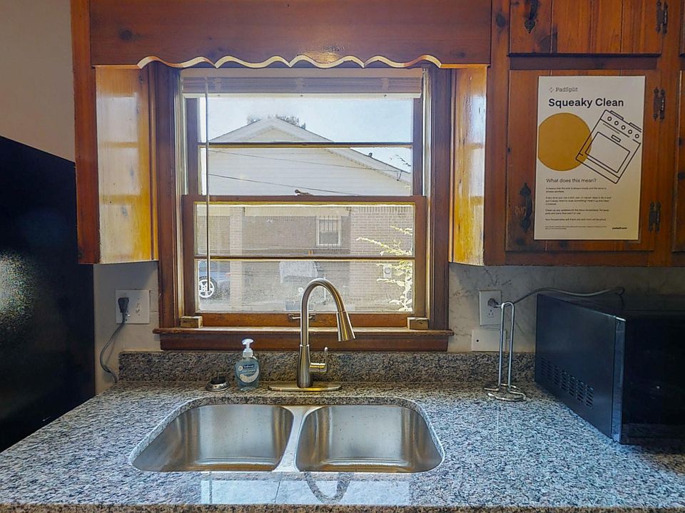 1st image of 2570 Lilac Dr #12767917