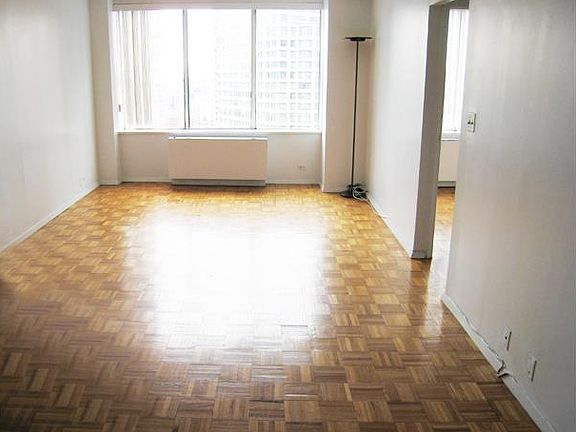 3rd image of 61 W 62nd St APT 24C