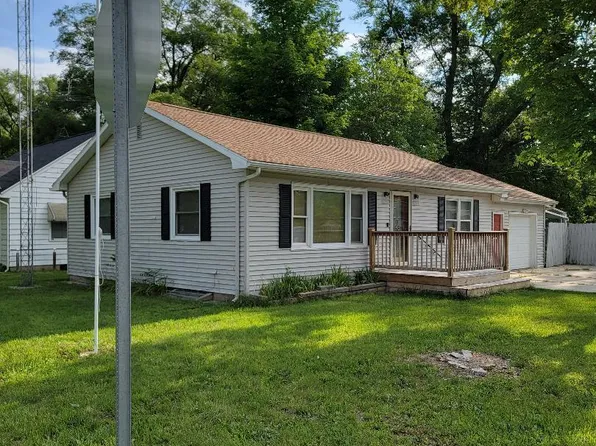 701 Donald Adkins Dr, Benton Harbor, MI 49022