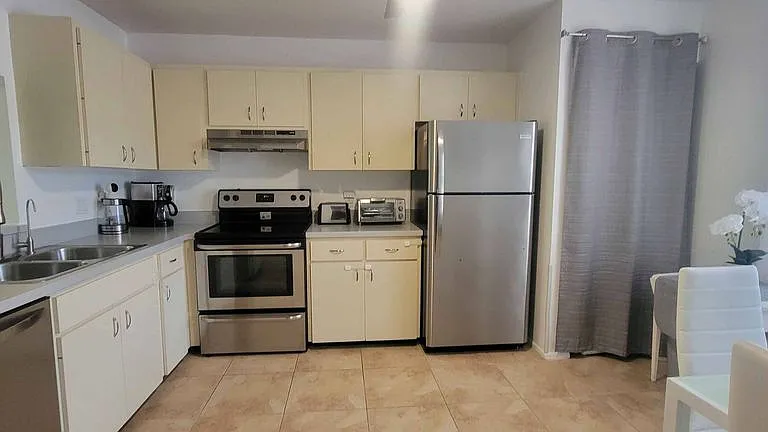 531 Spring Lakes Blvd — Photo 10