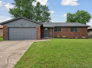 9307 E 56th St, Tulsa, OK 74145