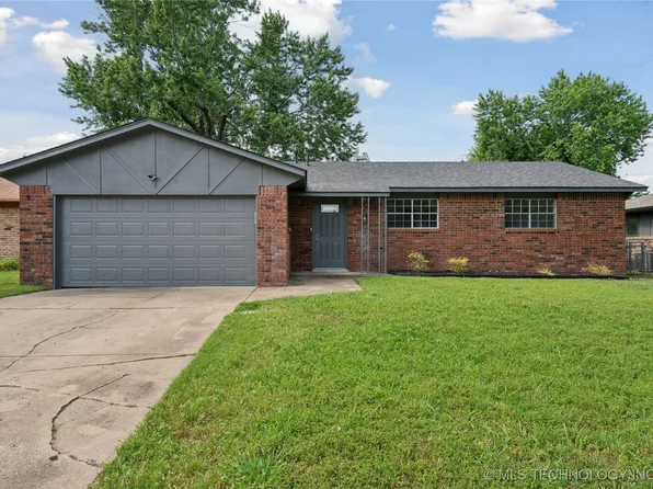 9307 E 56th St, Tulsa, OK 74145