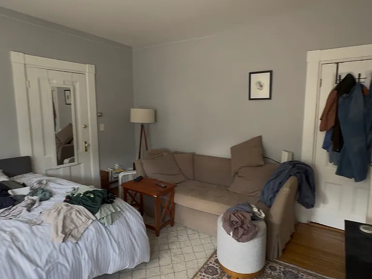 564 Putnam Ave #1R — Photo 3
