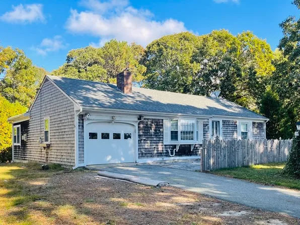 28 Merganser Ln, West Yarmouth, MA 02673