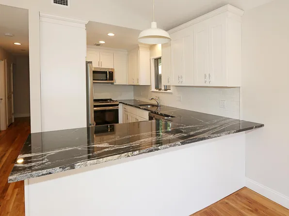 77 Juniper Rd #2, Port Washington, NY 11050