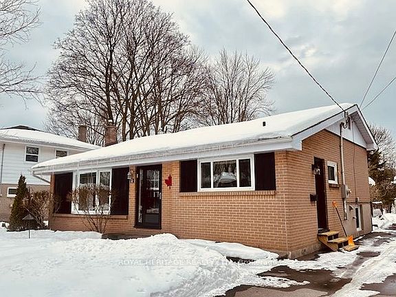 4th image of 32 Glen Rd