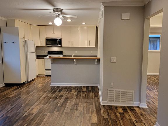 2nd image of 35 Los Padres Cir