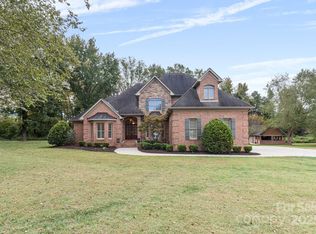 9711 Arlington Oaks Dr, Charlotte, NC 28227