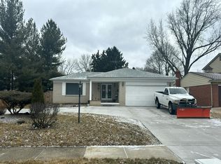 18254 Meadowood Ave, Lathrup Village, MI 48076