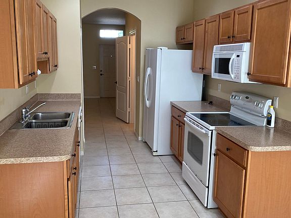 4th image of 1988 SE High Springs Dr