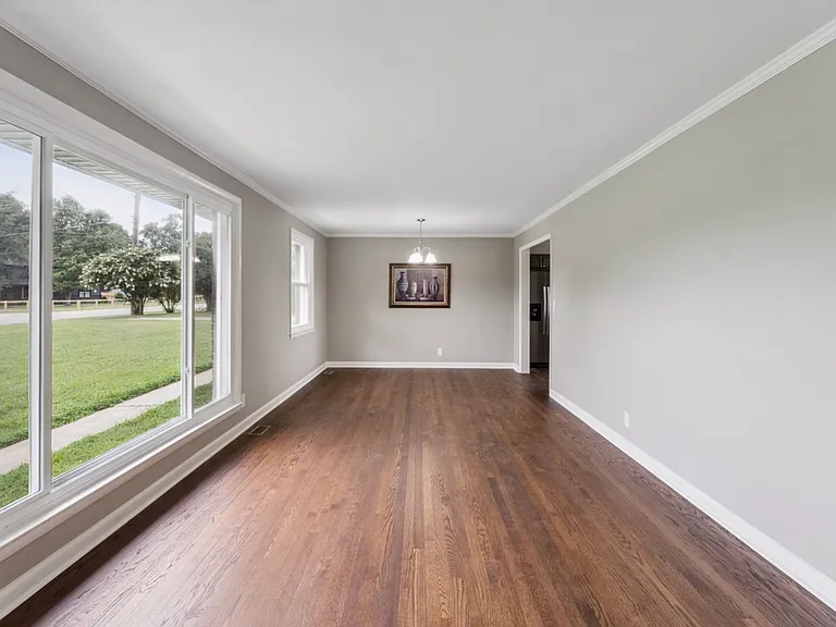 801 Lemont Dr — Photo 14