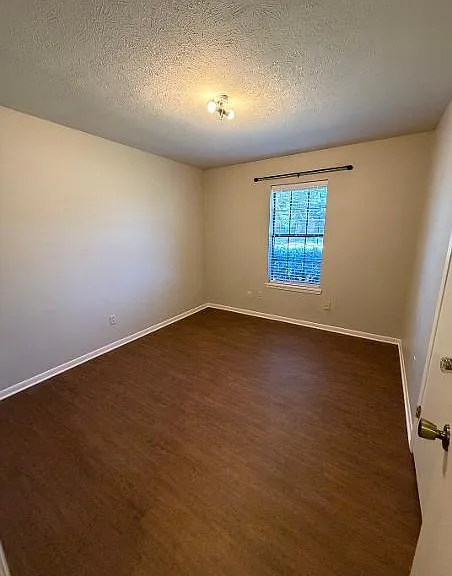 2433 Morris Dr — Photo 4