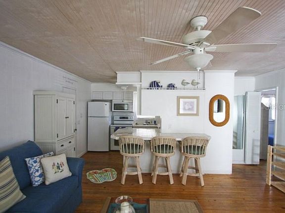 2nd image of 214 Calle Miramar APT 6