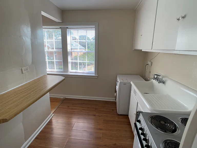 2856 Thornhill Rd — Photo 8