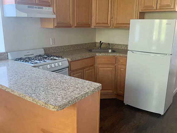 2nd image of 32 Maynard St #1