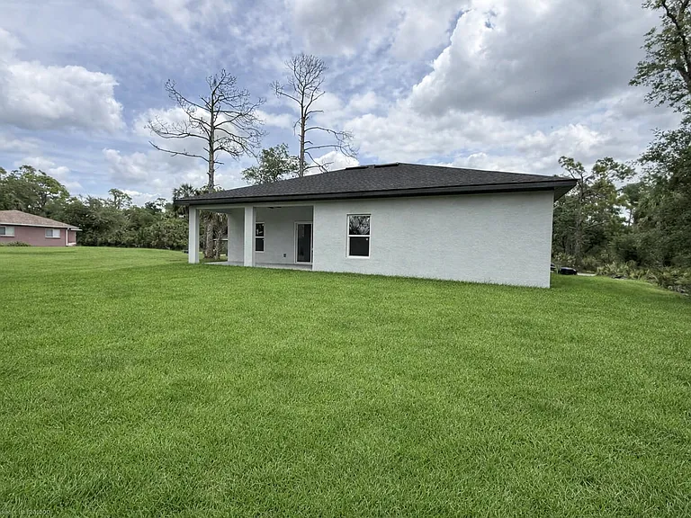 2523 Cloras St — Photo 23