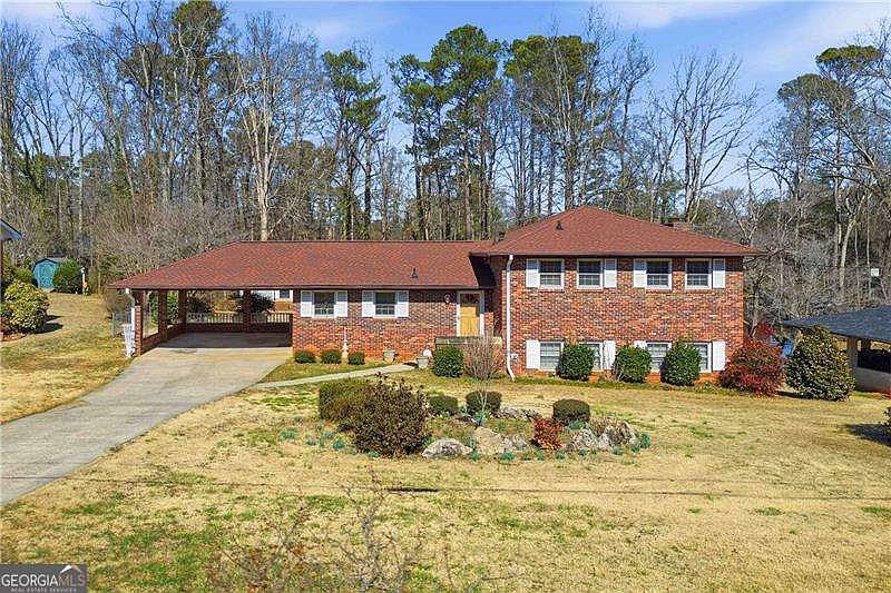 1st image of 213 Parkwood Dr NE