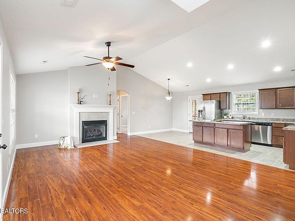 4th image of 2534 Ancient Oak Ln