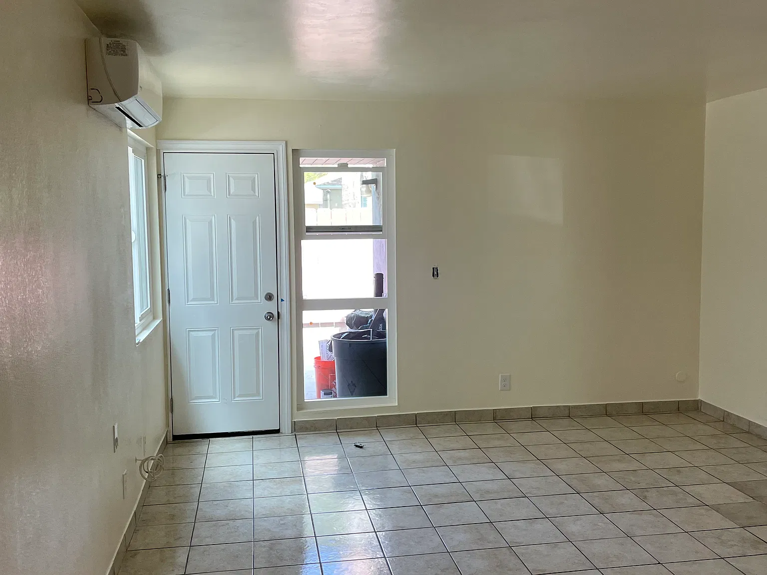 4 bed, 1350 sqft, $3,400 — Photo 3