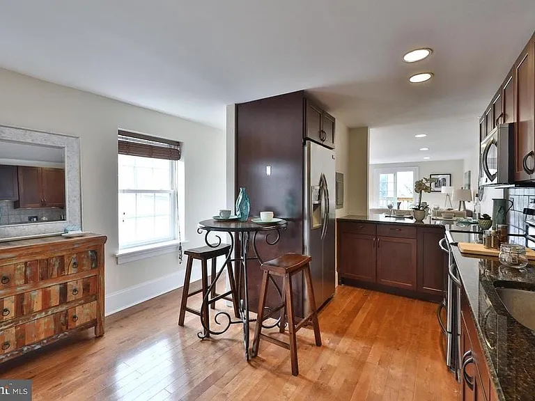 630-32 N 17th St #5 — Photo 3