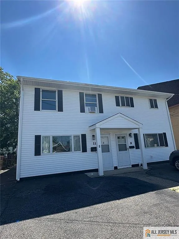 3 bed, 2.0 bath, 1200 sqft, $3,250 — Photo 1