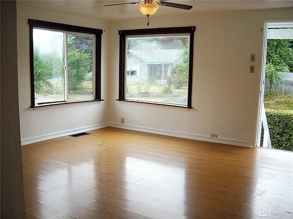 3rd image of 1006 S National Ave