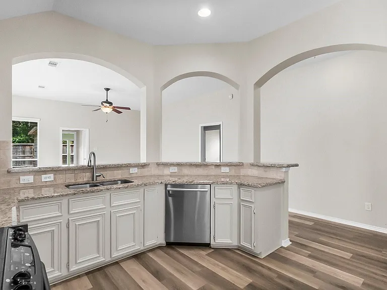 2419 Keegan Hollow Ln — Photo 13