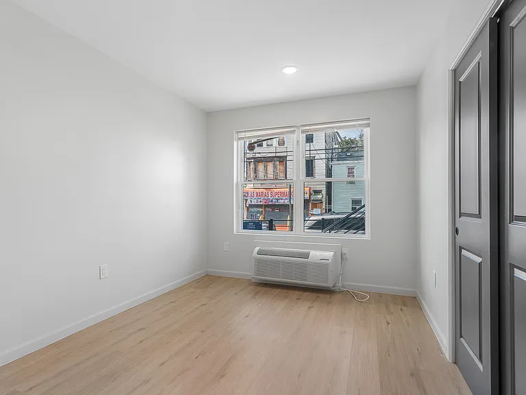 88 N 7th St #1 — Photo 9