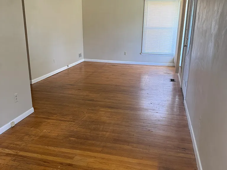 24305 Carlysle St — Photo 3