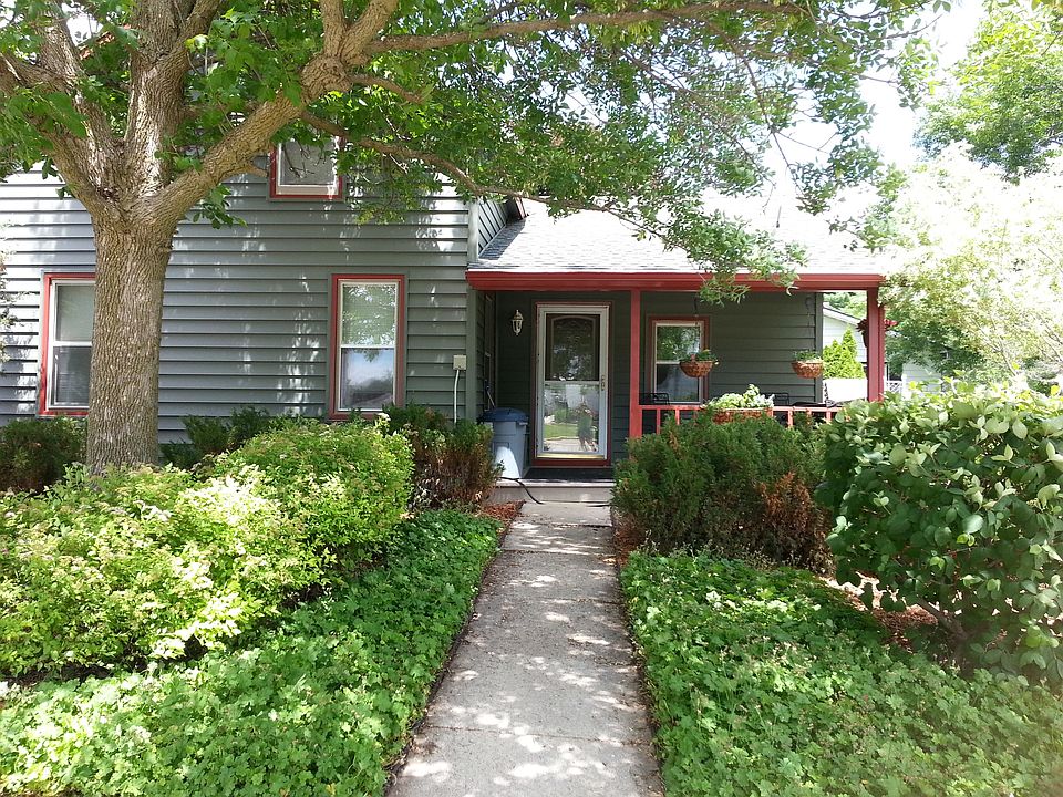 2nd image of 200 Jackson St