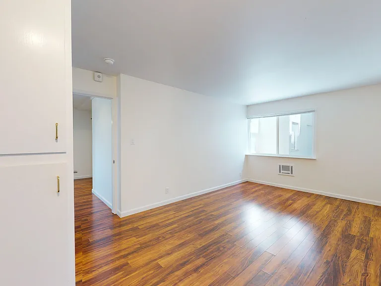 2642 Greenwich St #102 — Photo 14