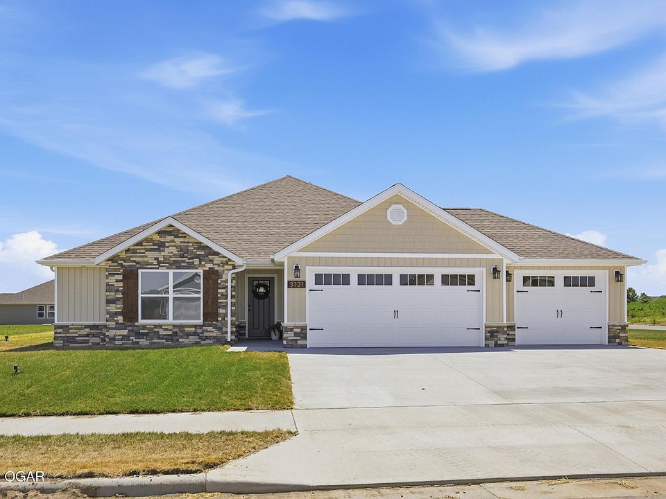 1st image of 3121 Leah Ln