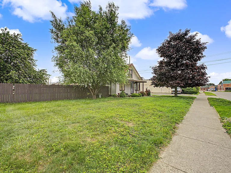 29438 Elmwood St — Photo 33