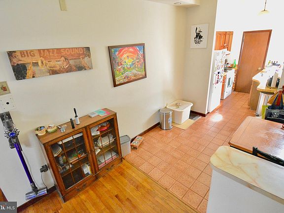 5th image of 1906 Wallace St APT C