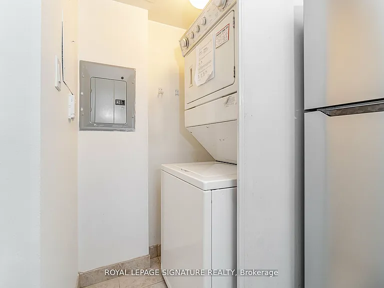 323 Richmond St E #405 — Photo 10