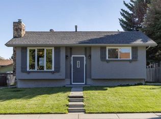 2727 N Doverbrook Rd SE, Calgary, AB T2B2L4