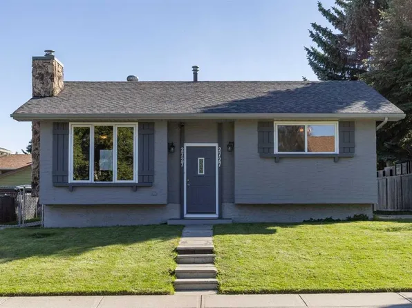 2727 N Doverbrook Rd SE, Calgary, AB T2B 2L4