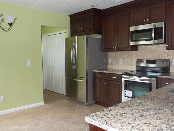 2nd image of 110 Nautilus Ln