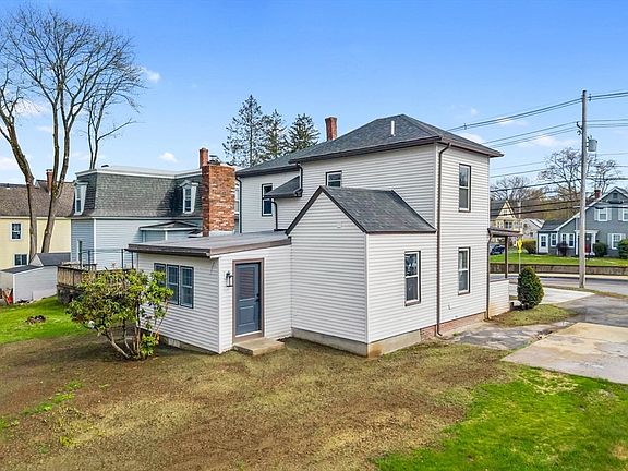 3rd image of 388 Water St