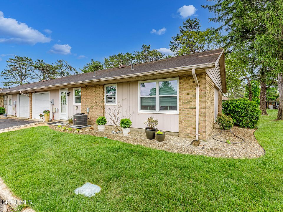 1st image of 46a Buckingham Drive