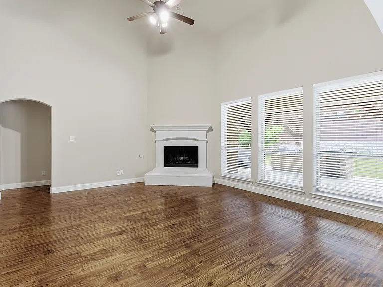 6205 Prairie Hill Ln — Photo 10