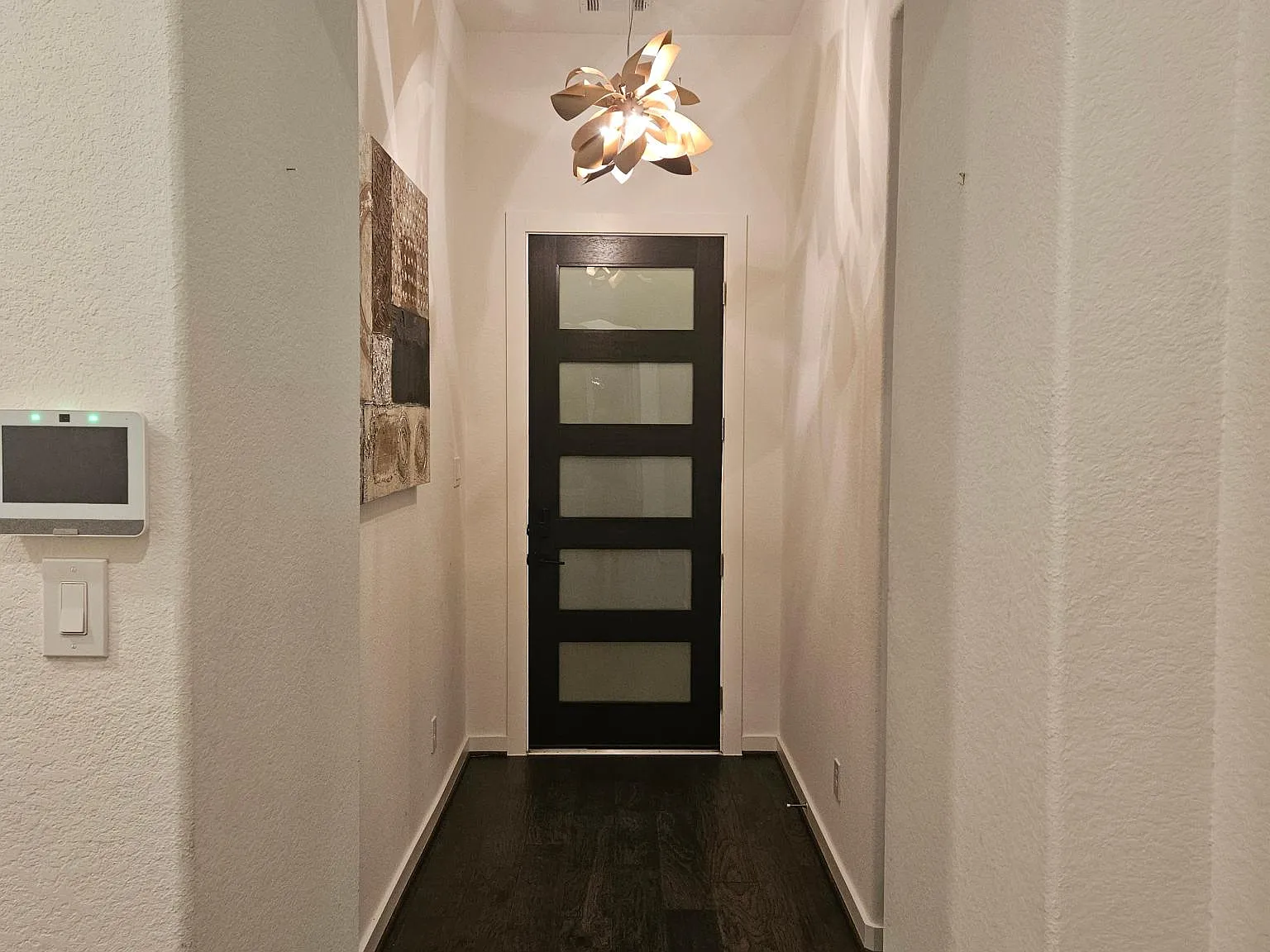 4 bed, 2600 sqft, $3,300 — Photo 3