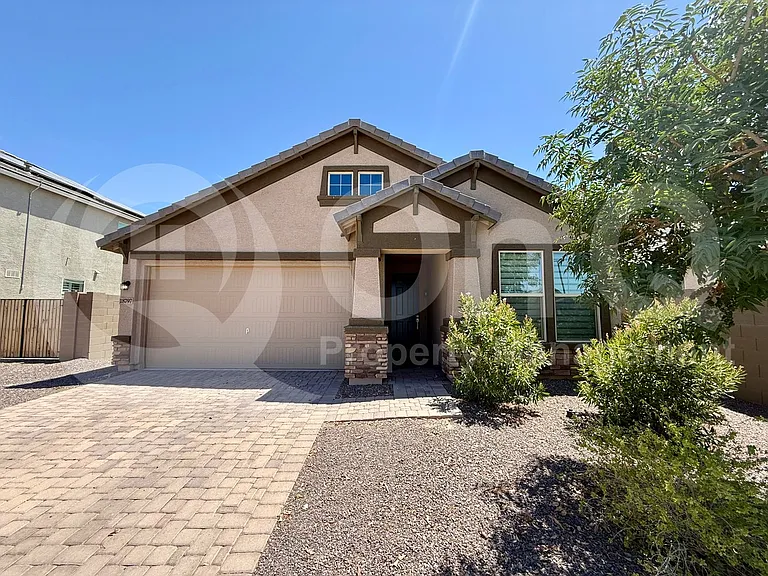 18797 W Becker Ct — Photo 2