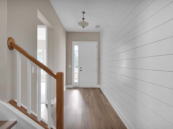 3rd image of 141 Pioneer Village Dr