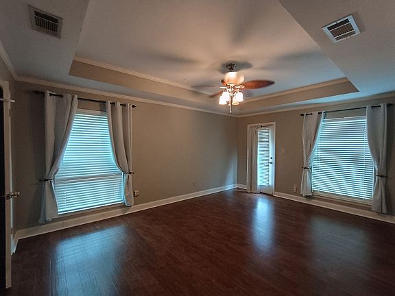 4th image of 8500 Bluebonnet Blvd APT 24