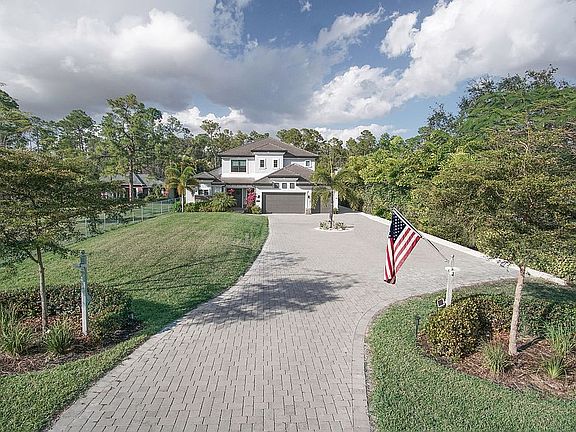 3rd image of 6671 Bottlebrush Ln