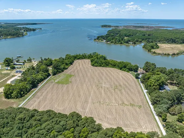 Barn Woods Rd, Onancock, VA 23417