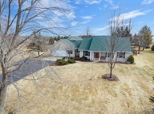 N1768 Terrace Dr, Greenville, WI 54942