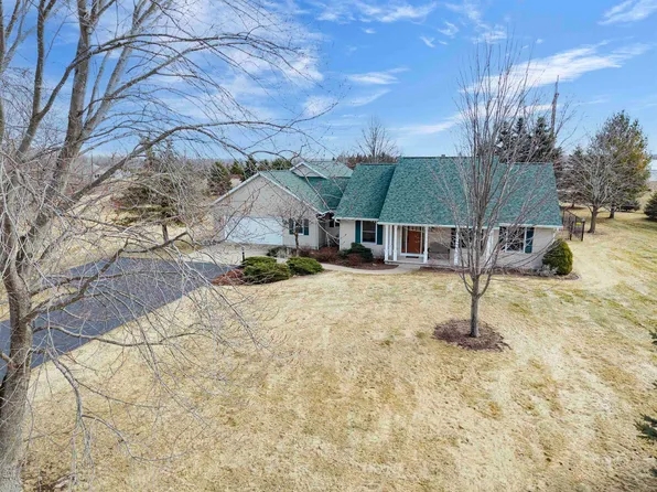 N1768 Terrace Dr, Greenville, WI 54942