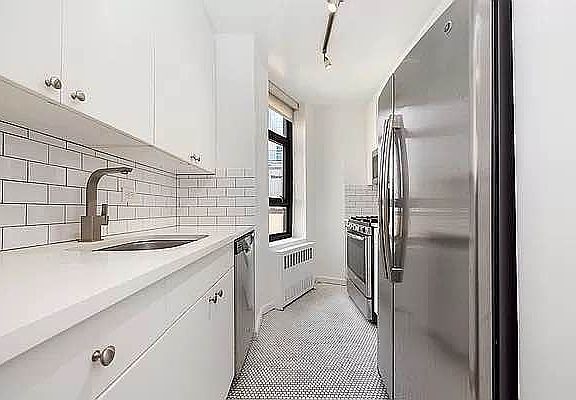 2nd image of 245 E 44th St APT 21A